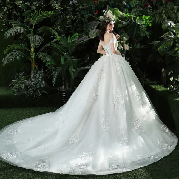 Schöne Weiß Brautkleider 2018 Ballkleid Applikationen Strass Off Shoulder Rückenfreies Ärmellos Königliche Schleppe Hochzeit