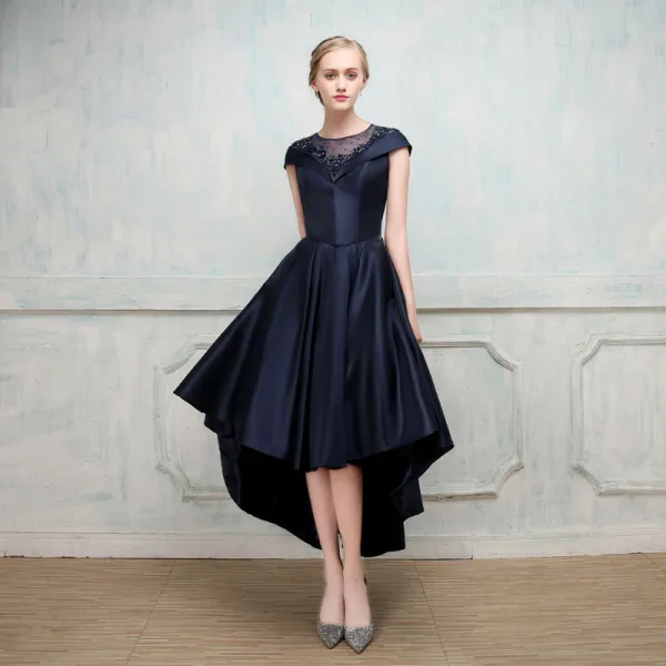 Chic / Beautiful Cocktail Dresses 2017 A-Line / Princess Lace Flower Beading Crystal Scoop Neck Cap Sleeves Asymmetrical Formal Dresses
