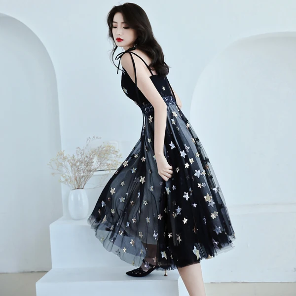 Modern / Fashion Black Party Dresses 2018 A-Line / Princess Star Sequins Lace Flower Spaghetti Straps Sleeveless Backless Knee-Length Formal Dresses