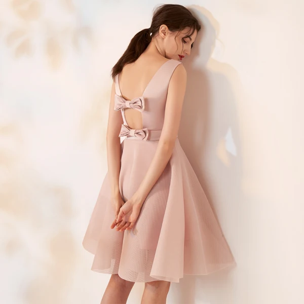 Modern / Fashion Blushing Pink Homecoming Graduation Dresses 2018 A-Line / Princess Backless Bow Scoop Neck Sleeveless Short Formal Dresses Modern / Fashion Blushing Pink Homecoming Graduation Dresses 2018 A-Line / Princess Backless Bow Scoop Neck Sleeveless Short Formal Dresses