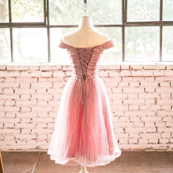 Lovely Pearl Pink Homecoming Graduation Dresses 2018 A-Line / Princess Off-The-Shoulder Backless Sleeveless Knee-Length Formal Dresses