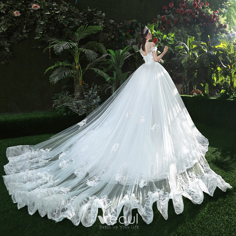 Stunning 2024 white dresses