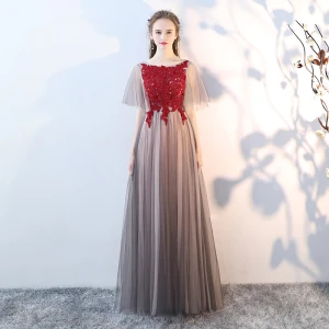 Eleganta Grå Balklänningar 2018 Prinsessa Spets Appliqués Kristall Urringning Halterneck Korta Ärm Långa Formella Klänningar