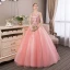 Abordable Rose Bonbon Robe De Bal 2018 Robe Boule En Dentelle Fleur Faux Diamant Encolure Dégagée Sans Manches Dos Nu Longue Robe De Ceremonie