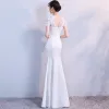 Elegant White Evening Dresses  2018 Trumpet / Mermaid Lace Flower Sequins Scoop Neck Backless Split Front Short Sleeve Floor-Length / Long Formal Dresses