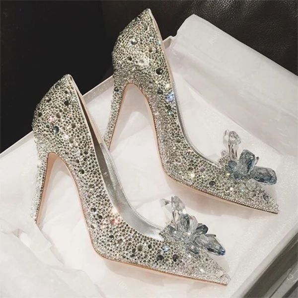 Glittrande Silver Askungen Brudskor 2018 Kristall Rhinestone Läder Spetsiga Högklackade