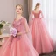 Abordable Rose Bonbon Robe De Bal 2018 Robe Boule En Dentelle Fleur Appliques Perle Faux Diamant V-Cou Dos Nu Manches Longues Longue Robe De Ceremonie