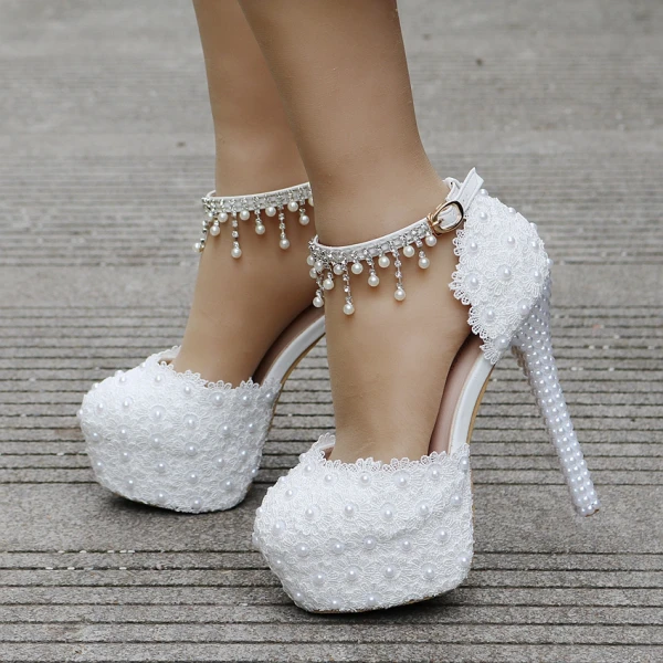 Elegant White Wedding Shoes 2018 Ankle Strap Lace Rhinestone Pearl Tassel 14 cm Stiletto Heels Round Toe Wedding High Heels