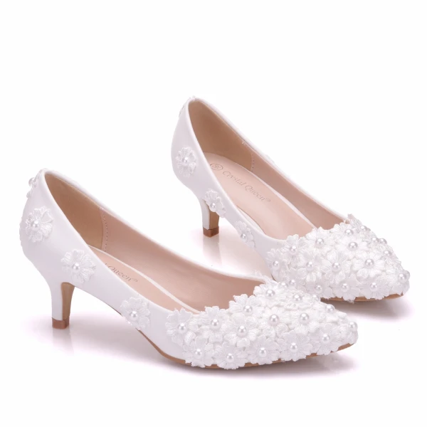 Chic / Beautiful White Wedding Shoes 2018 Lace Flower Pearl 5 cm Stiletto Heels Pointed Toe Wedding Pumps
