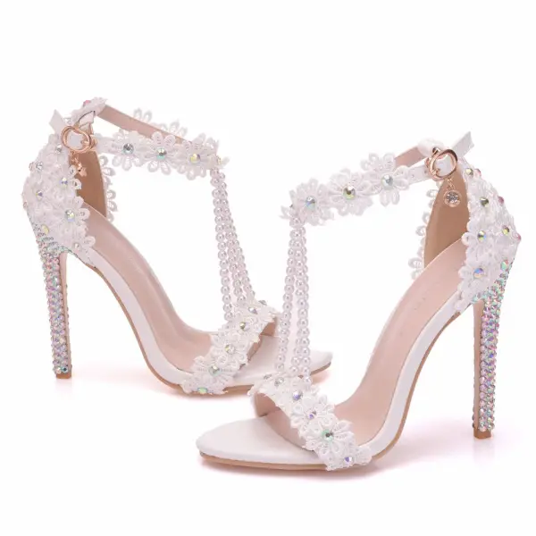 Charmant Weiß Brautschuhe 2018 Spitze Blumen Strass Knöchelriemen Perle T-Riemen 9 cm Stilettos Peeptoes Hochzeit Hochhackige