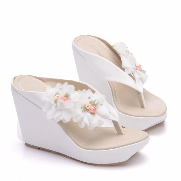 Moderne / Mode Blanche Plage Chaussures Femmes 2018 Appliques Compensées Pantoufle & Tongs