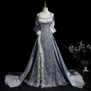 Glittrande Silver Beading Laser Paljetter Slits Fram Balklänningar 2025 Trumpet Sjöjungfru Fyrkantig Ringning Ärmlös Halterneck Rosett Domstol Tåg Formella Klänningar