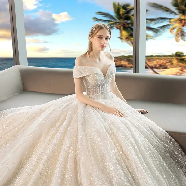 Luxe Champagne Trouwjurken 2019 Baljurk Kralen Pailletten Uit De Schouder Korte Mouwen Ruglooze Royal Train