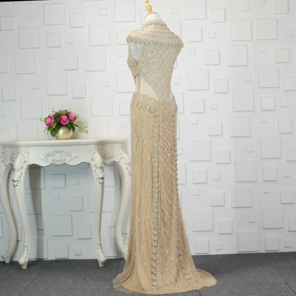 Luxe Champagne Fait main Perlage Robe De Soirée 2019 Trompette / Sirène Cristal Paillettes Col Haut Sans Manches Train De Balayage Robe De Ceremonie