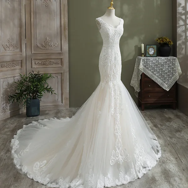 Charmant Ivory / Creme Meerjungfrau Brautkleider / Hochzeitskleider 2021 V-Ausschnitt Ärmellos Rückenfreies Spitze Blumen Hof-Schleppe Hochzeit