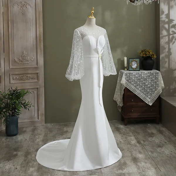 Mode Ivory / Creme Meerjungfrau Brautkleider / Hochzeitskleider 2021 Rundhalsausschnitt Pailletten Schleife Spitze Blumen Lange Ärmel Rückenfreies Sweep / Pinsel Zug Hochzeit