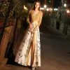 Eleganckie Złote Sukienki Wieczorowe 2019 Princessa Kutas Wycięciem Frezowanie Cekiny Długie Rękawy Podział Przodu Druk Długie Sukienki Wizytowe