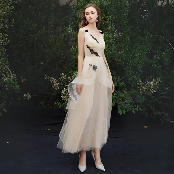 Élégant Champagne Robe De Soirée 2019 Princesse Bretelles Spaghetti En Dentelle Appliques Sans Manches Dos Nu Longueur Cheville Robe De Ceremonie