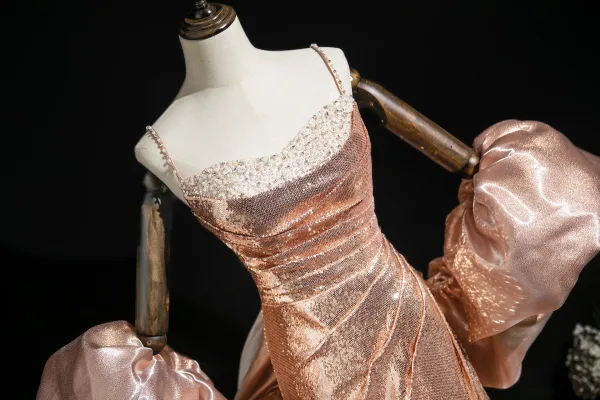 Sexy Scintillantes Or Rose Perlage Perle Paillettes Robe De Soirée 2025 Trompette / Sirène Bretelles Spaghetti Sans Manches Dos Nu Train De Balayage Soirée Robe De Ceremonie