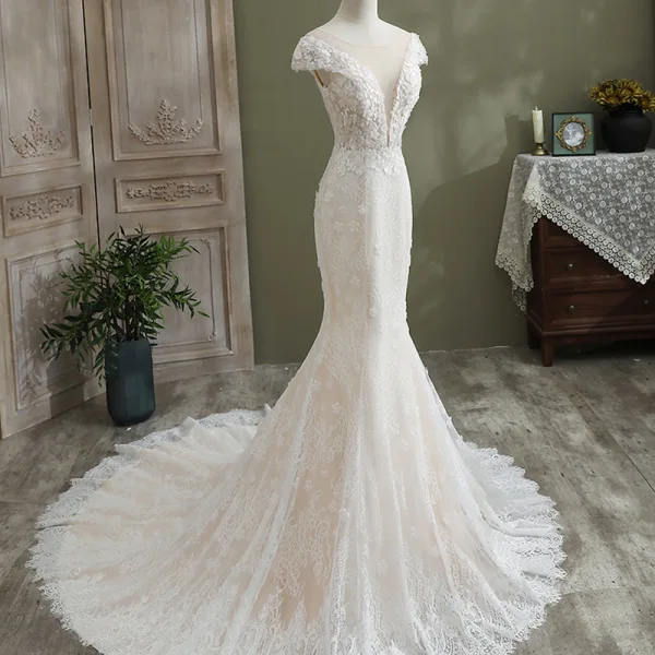 Charming White Trumpet / Mermaid Wedding Dresses 2021 Scoop Neck Pearl Lace Flower Cap Sleeves Chapel Train Wedding