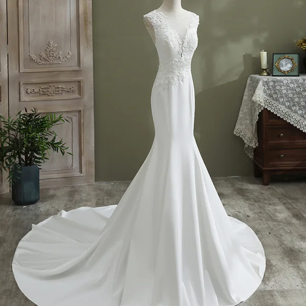 Élégant Ivoire Trompette / Sirène Satin Robe De Mariée 2021 Encolure Dégagée Sans Manches Perlage En Dentelle Fleur Chapel Train Mariage