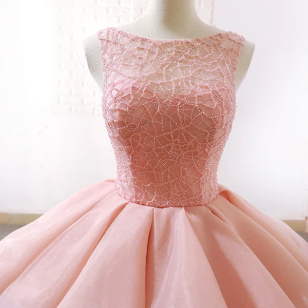 Élégant Perle Rose Robe De Bal 2019 Robe Boule Encolure Dégagée Perlage Sans Manches Dos Nu Volants en Cascade Tribunal Train Robe De Ceremonie