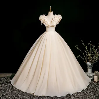 Elegante Champagner Applikationen Ballkleider 2025 Ballkleid Rüschen V Ausschnitt Ärmellos Rückenfreies Lange Ball Festliche Kleider