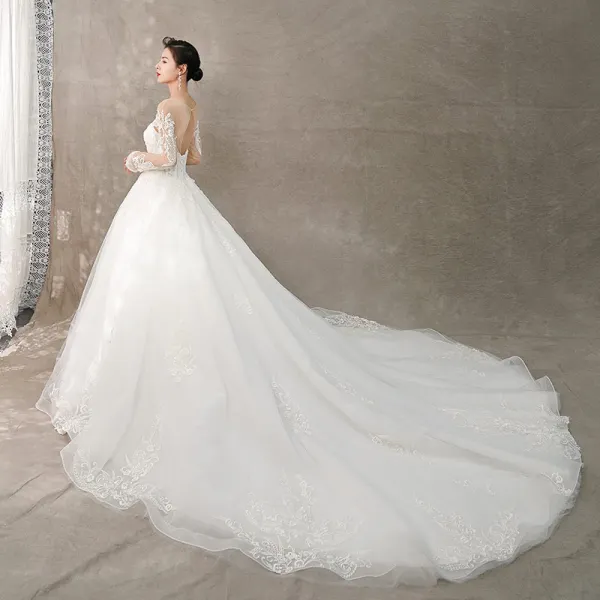 Élégant Ivoire Robe De Mariée 2019 Princesse Encolure Dégagée En Dentelle Fleur Manches Longues Dos Nu Cathedral Train