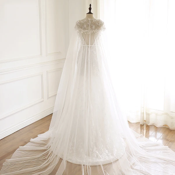 Luxe Ivoire Fait main Perlage Robe De Mariée Avec Châle 2019 Trompette / Sirène V-Cou En Dentelle Fleur Cristal Paillettes Sans Manches Dos Nu Ceinture Tribunal Train