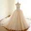 Élégant Champagne Gonflée Robe De Mariée 2018 Robe Boule Appliques V-Cou Sans Manches Cathedral Train Mariage