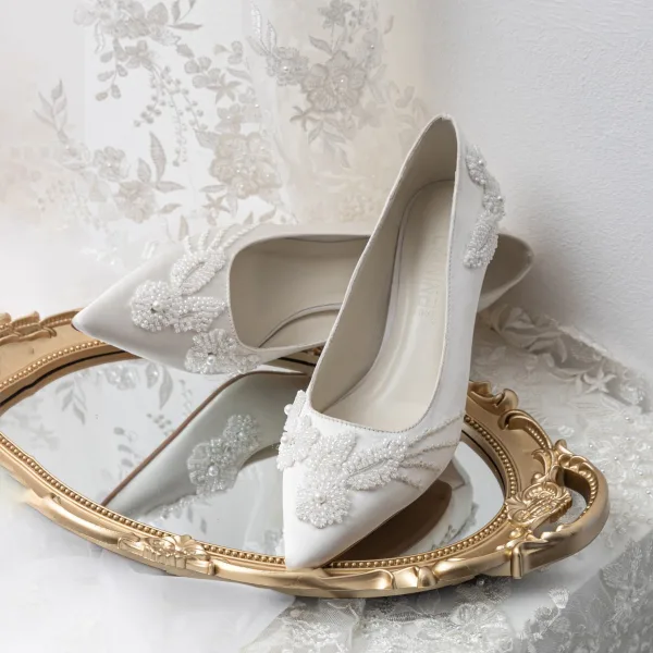 Élégant Blanche Perle Satin Chaussure De Mariée 2021 Cuir 7 cm Talons Aiguilles À Bout Pointu Mariage Escarpins Talons Hauts