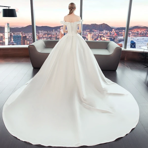 Élégant Simple Ivoire Robe De Mariée 2019 Princesse De l'épaule Manches Courtes Dos Nu Cathedral Train