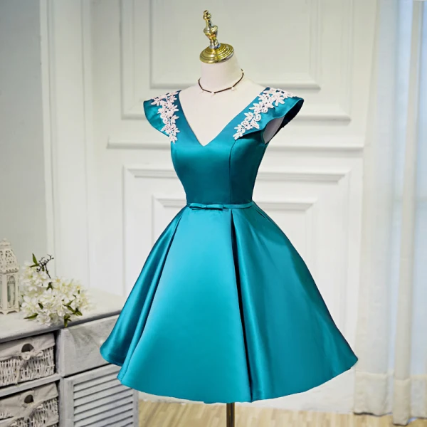 Fashion Burgundy Homecoming Short Graduation Dresses 2021 A-Line Princess V-Neck Bow