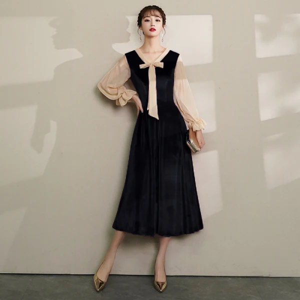 Vintage / Retro Burgundy Homecoming Graduation Dresses 2019 A-Line / Princess V-Neck Bow Suede Long Sleeve Tea-length Prom Dresses