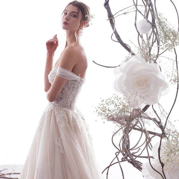 Schöne Ivory / Creme Brautkleider / Hochzeitskleider 2019 A Linie Off Shoulder Perlenstickerei Pailletten Spitze Blumen Kurze Ärmel Rückenfreies Lange