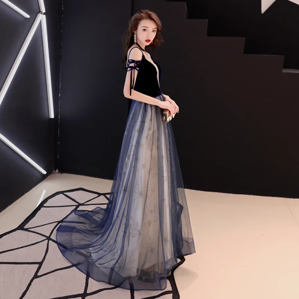 Elegante Marineblau Abendkleider 2019 A Linie Spaghettiträger Wildleder Spitze Star Ärmellos Rückenfreies Sweep / Pinsel Zug Festliche Kleider