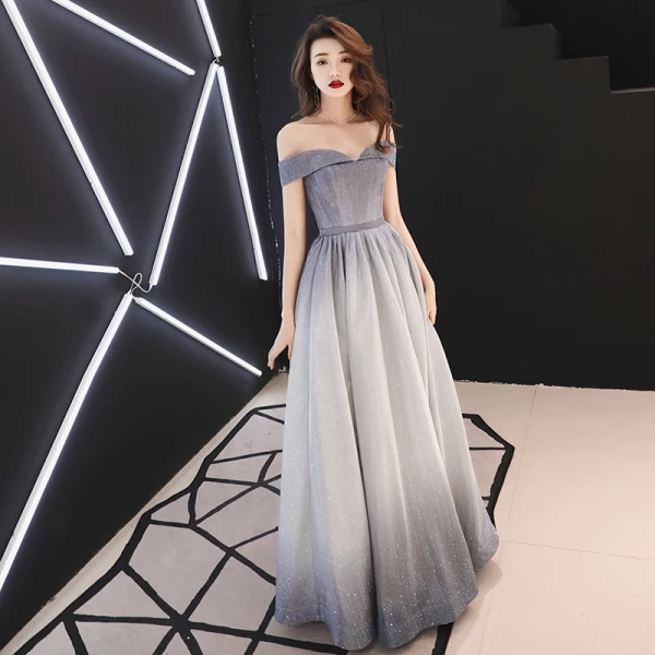 Charmant Silber Farbverlauf Abendkleider 2019 A Linie Off Shoulder Glanz Polyester Kurze Ärmel Rückenfreies Lange Festliche Kleider