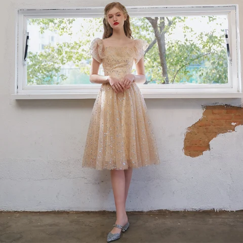 Moda Champán de fiesta Lentejuelas Vestidos de graduación 2021 A-Line / Princess Escote Cuadrado Manga Corta Sin Espalda Té De Longitud Vestidos Formales