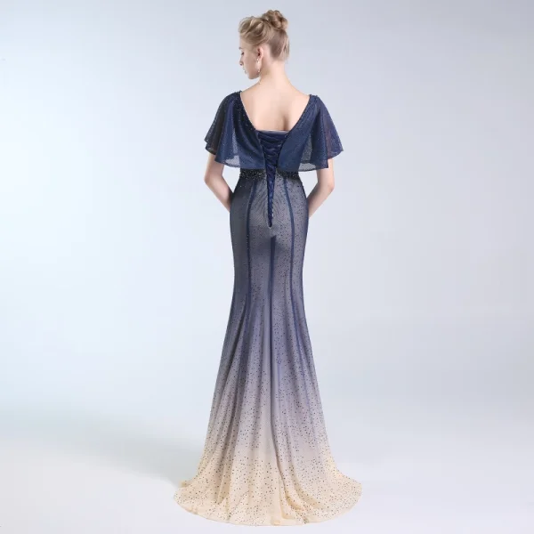 Luxus / Herrlich Marineblau Abendkleider 2019 Meerjungfrau V-Ausschnitt Perlenstickerei Kristall Strass Kurze Ärmel Rückenfreies Sweep / Pinsel Zug Festliche Kleider