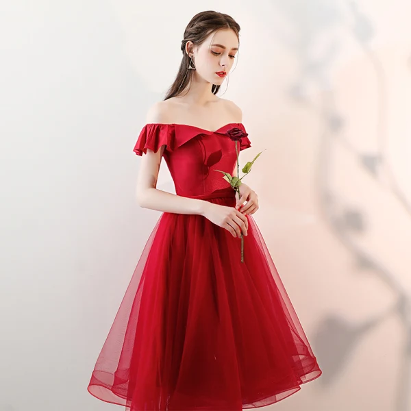 Chic / Beautiful Burgundy Homecoming Graduation Dresses 2018 A-Line / Princess Sash Off-The-Shoulder Backless Sleeveless Tea-length Formal Dresses