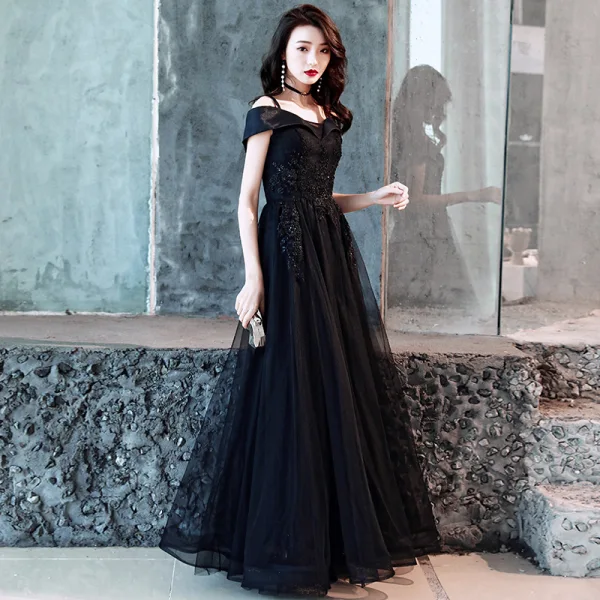 Charmant Noire Robe De Soirée 2019 Princesse Bretelles Spaghetti Perlage Cristal En Dentelle Fleur Manches Courtes Dos Nu Longue Robe De Ceremonie