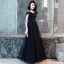 Charmant Noire Robe De Soirée 2019 Princesse Bretelles Spaghetti Perlage Cristal En Dentelle Fleur Manches Courtes Dos Nu Longue Robe De Ceremonie