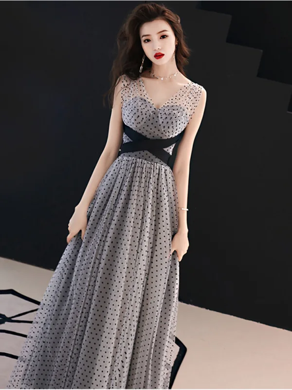Chic / Beautiful Grey Evening Dresses 2019 A-Line / Princess V-Neck Bow Spotted Sleeveless Backless Floor-Length / Long Formal Dresses