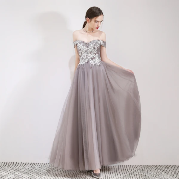 Chic / Beautiful Grey Prom Dresses 2019 A-Line / Princess Appliques Lace Flower Off-The-Shoulder Short Sleeve Backless Floor-Length / Long Formal Dresses