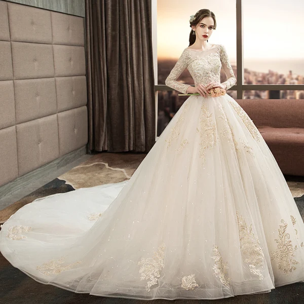 Audrey Hepburn Style Ivory Wedding Dresses 2019 Ball Gown Scoop Neck Beading Sequins Lace Flower Long Sleeve Backless Royal Train