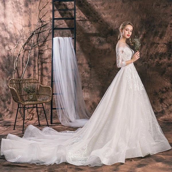 Elegante Ivory / Creme Brautkleider / Hochzeitskleider 2019 A Linie Rundhalsausschnitt Pailletten Spitze Blumen Quaste 3/4 Ärmel Rückenfreies Kathedrale Schleppe