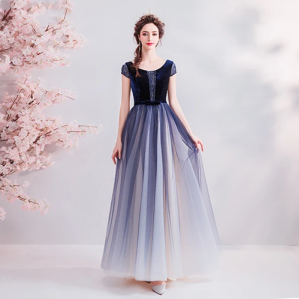 Élégant Bleu Marine Robe De Soirée 2019 Princesse Encolure Dégagée Daim Noeud Cristal Faux Diamant Manches Courtes Dos Nu Longue Robe De Ceremonie