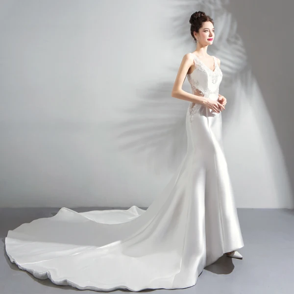 Charmant Ivoire Robe De Soirée 2019 Trompette / Sirène Sans Manches Cristal Paillettes En Dentelle Fleur V-Cou Dos Nu Cathedral Train Robe De Ceremonie