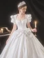 Vintage / Originale Simple Ivoire Perle Satin Robe De Mariée 2021 Robe Boule Encolure Carrée Manches Courtes Dos Nu Noeud Royal Train Mariage