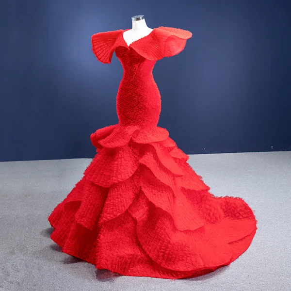 High End Mode Rot Fallende Rüsche Brautkleider / Hochzeitskleider 2021 Meerjungfrau Rüschen V-Ausschnitt Kurze Ärmel Rückenfreies Hof-Schleppe Hochzeit